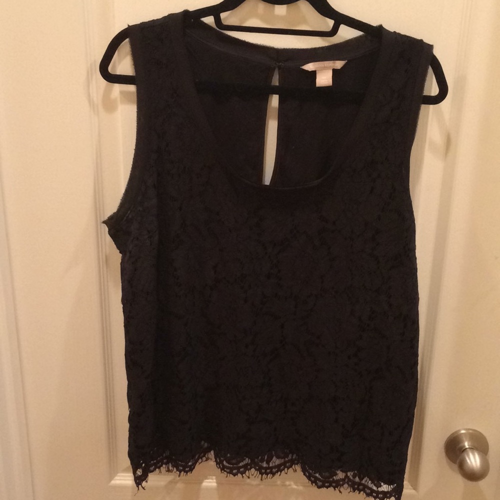 Lacey black top